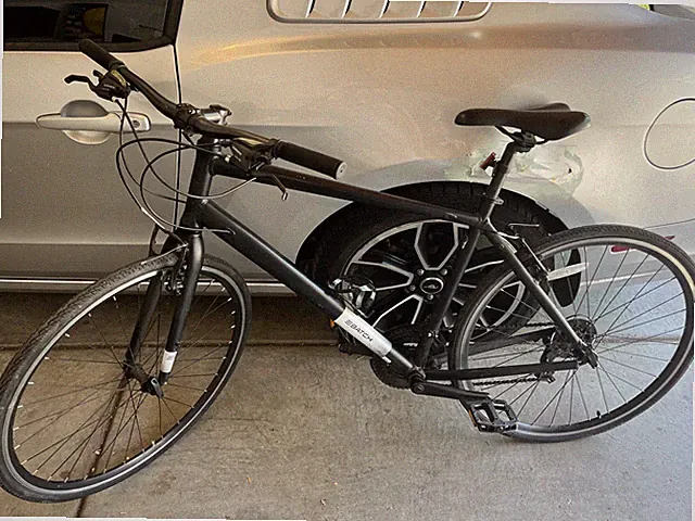 Batch Bicycles (LIFESTYLE BIKE) Matte Black Moderately Used (Includes Bike Lock)